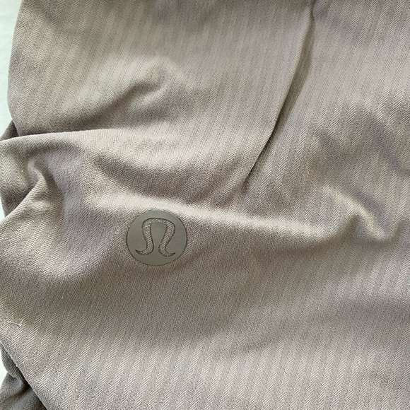 Lululemon Beyond the Studio Jogger - Picture 14 of 14